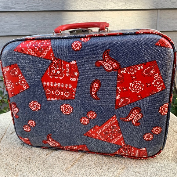 Vintage 1976/1978 small suitcase